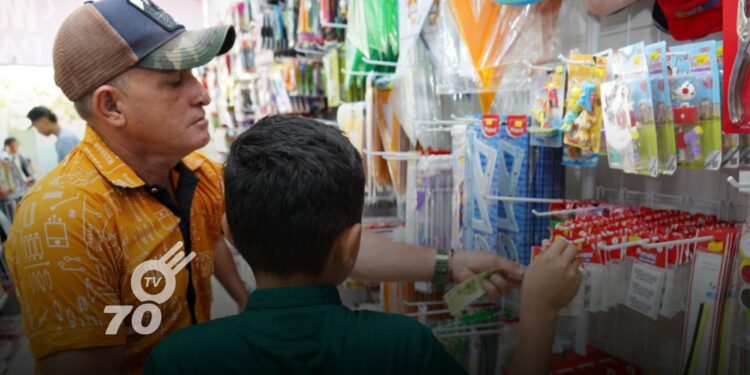 La Caja de Compensación Familia de Arauca Comfiar comienza hoy en Fortul la entrega de kits escolares, como parte de su iniciativa educativa en el departamento de Arauca.