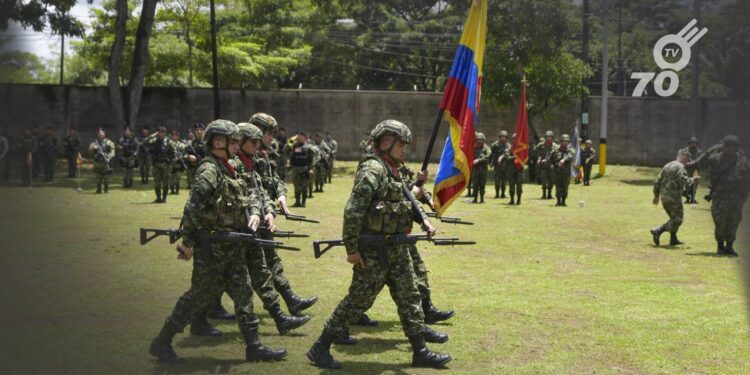 El ELN es señalado por la Fuerza de Tarea Quirón como responsable de recientes atentados a oleoductos en Arauca, afectando infraestructura y comunidades.
