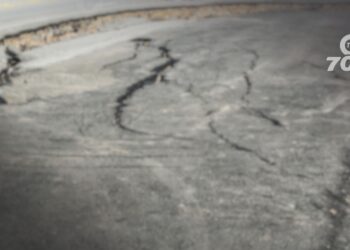 La Personería de Arauca demanda reparación urgente de un tramo vial recién asfaltado por Invías, tras detectar daños.