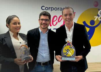 Juan Qüenza, Alcalde de Arauca, reconocido con un premio nacional por su trabajo y compromiso con la niñez.