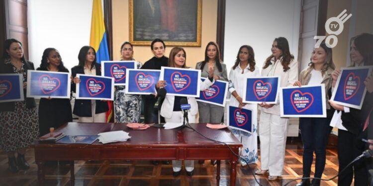 Radicado proyecto de Ley para definir competencias de gestoras sociales y garantizarles viáticos