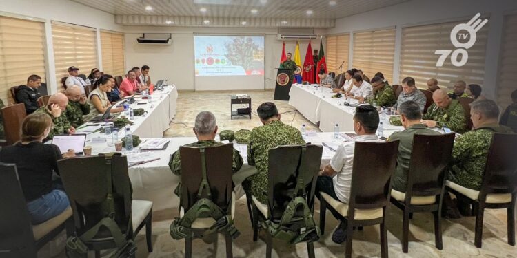 El Gobierno suspendió los diálogos con el ELN tras el atentado en Arauquita que dejó 2 soldados muertos y 25 heridos.