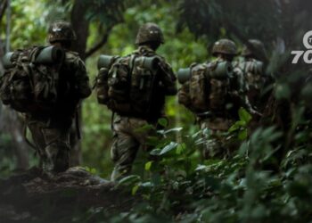 El Ejército confirmó el fallecimiento de una persona secuestrada por el ELN en Puerto Rondón, Arauca. Dos personas más fueron rescatadas en la operación.