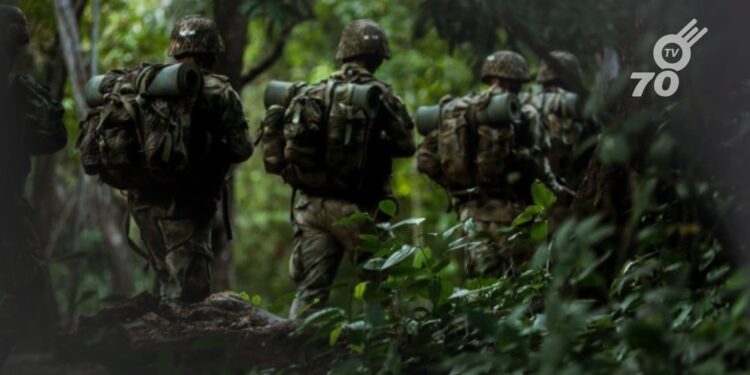 El Ejército confirmó el fallecimiento de una persona secuestrada por el ELN en Puerto Rondón, Arauca. Dos personas más fueron rescatadas en la operación.