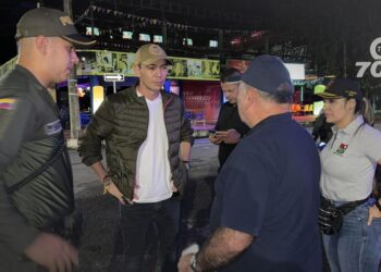 Autoridades verifican requisitos de funcionamiento en locales nocturnos de la zona rosa de Arauca, tras quejas por incumplimiento de normas y altos niveles de ruido.