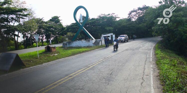 Un convenio entre Sierracol Energy y la Gobernación permitirá mejorar 26 km de vía entre La Antioqueña y La Yuca, reduciendo riesgos de accidentes.