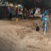 El alcalde de Arauca, Juan Qüenza, denunció el incumplimiento del contratista de la obra de la calle 13, señalando la falta de avances a pesar del anticipo entregado.