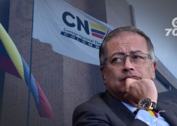 El CNE aplazó hasta el 30 de septiembre la votación para decidir si formula cargos a la campaña de Gustavo Petro por violación de topes electorales.