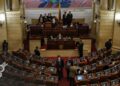 Congresistas exigen garantías al presidente de la Cámara en el debate de la reforma pensional, argumentando falta de espacio para expresar reparos.