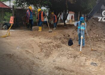 El alcalde de Arauca, Juan Qüenza, informó sobre la expansión del gas domiciliario, mejoras en alumbrado, y modernización del espacio público en el municipio.