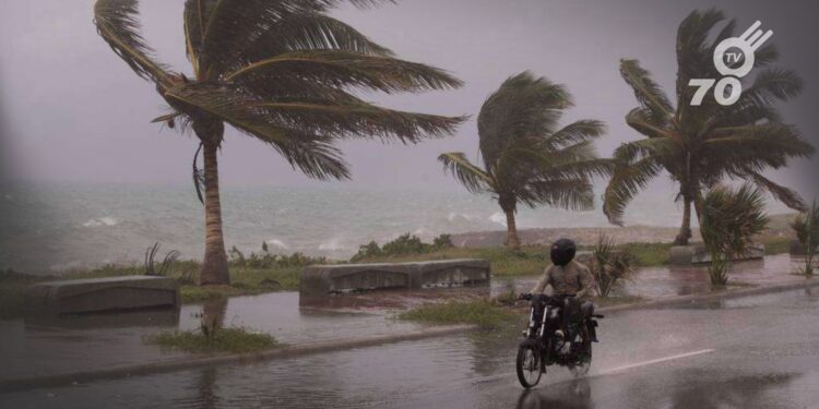 El Ideam alerta sobre un posible ciclón tropical en el Caribe que podría afectar a La Guajira, Magdalena, Atlántico y Bolívar. Autoridades activan protocolos de prevención.