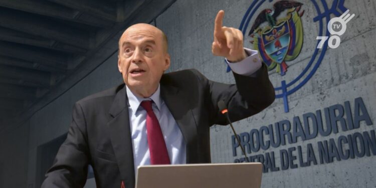 La Procuraduría inhabilitó por 10 años al excanciller Álvaro Leyva por cancelación irregular de una licitación de pasaportes en Colombia.