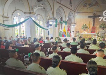 La Policía Nacional de Colombia celebró su 133 aniversario en Arauca con una misa en la Catedral Santa Bárbara, resaltando su compromiso con la seguridad.