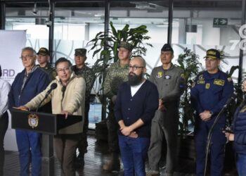 El presidente Petro declaró situación de desastre en Colombia por las intensas lluvias. Se movilizarán recursos para atender las emergencias en varias regiones.