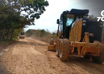 La alcaldía de Arauca avanza en la rehabilitación de vías rurales, con cinco frentes de trabajo en diferentes veredas.