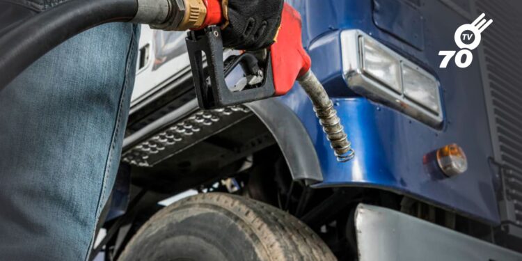 El Gobierno analiza un ajuste en el precio del diésel para reducir el déficit del FEPEC, mientras avanza el diálogo con transportadores.