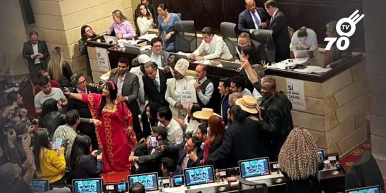 La reforma a la salud fue aprobada en la Cámara de Representantes y ahora pasa al Senado para su tercer debate.