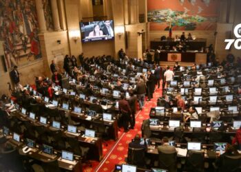 El debate sobre la reforma a la salud en la Cámara de Representantes se reanudó, pero fue suspendido por falta de quórum.