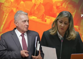 Jueza Sandra Heredia lee fallo en juicio contra Álvaro Uribe Vélez por presunta manipulación de testigos