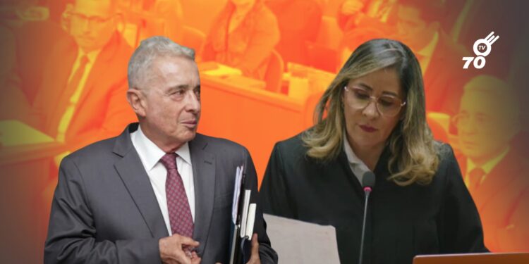 Jueza Sandra Heredia lee fallo en juicio contra Álvaro Uribe Vélez por presunta manipulación de testigos