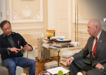 Petro y McNamara sostienen reunión en Bogotá en medio de la tensión entre Colombia y Estados Unidos