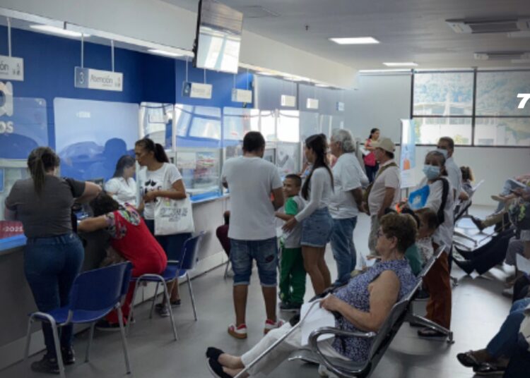 Gobierno ordena liquidación de EPS en crisis financiera y alerta por impacto en millones de usuarios