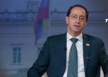 Con la silla vacía de Aida Quilcué, José Manuel Restrepo respondió las preguntas del debate vicepresidencial de La Opinión, Acento, Canal 1, Portafolio y Vélez por la Mañana