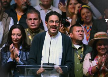 Iván Cepeda reconoció el preconteo de la segunda vuelta y anunció la impugnación de 33.000 mesas