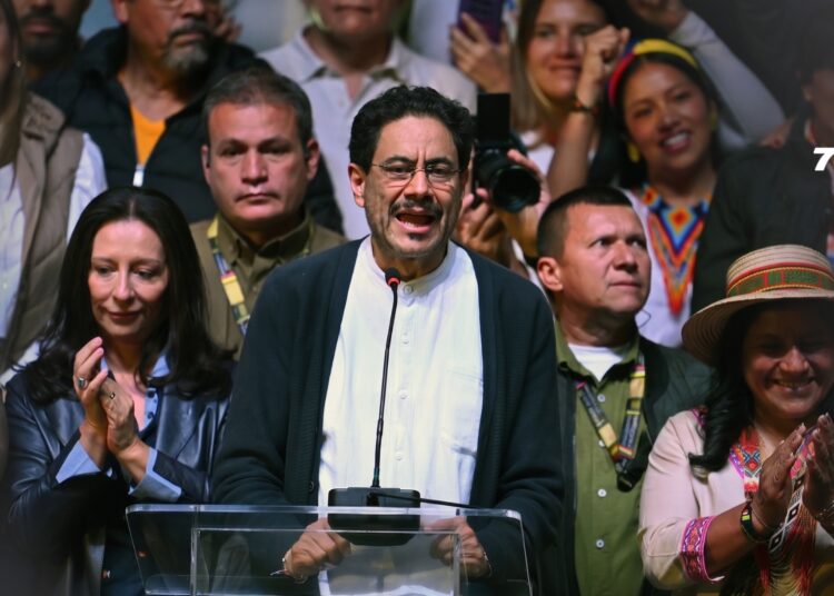 Iván Cepeda reconoció el preconteo de la segunda vuelta y anunció la impugnación de 33.000 mesas