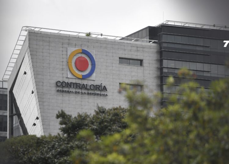 Contraloría realiza mesa técnica y presenta diagnósticos sectoriales al Gobierno electo