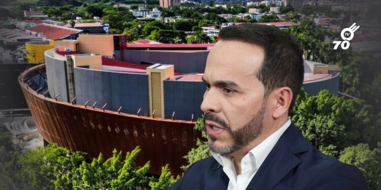 Equipo de Abelardo De La Espriella escoge la Arena USC para su posesión en Cali
