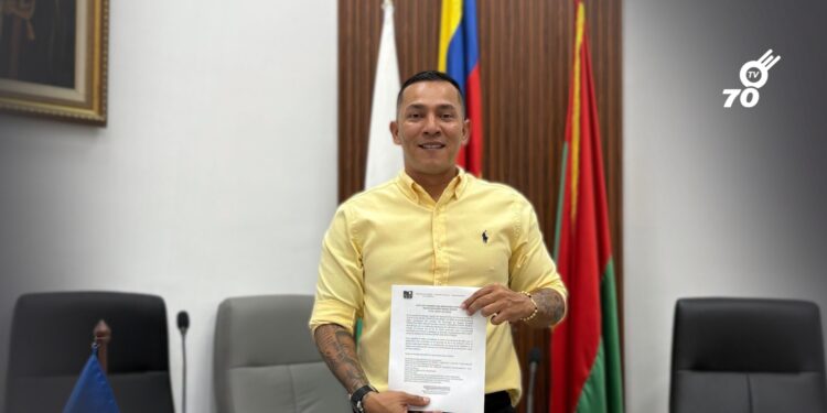 Óscar Leonardo Durán asumió como nuevo concejal de Arauca