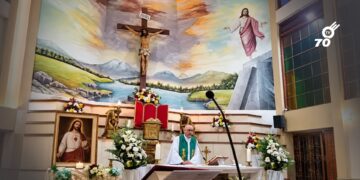 Sacerdote murió en Ecuador tras caerle una cruz de madera mientras celebraba una misa
